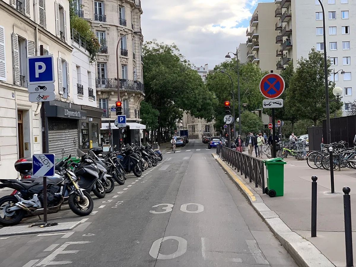 Rue Mademoiselle, Paris.