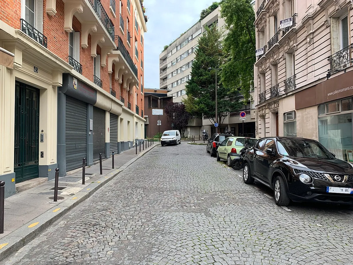Rue Mathurin Régnier, Paris.