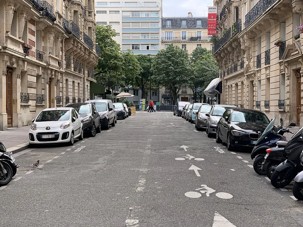 Rue Mizon, Paris.
