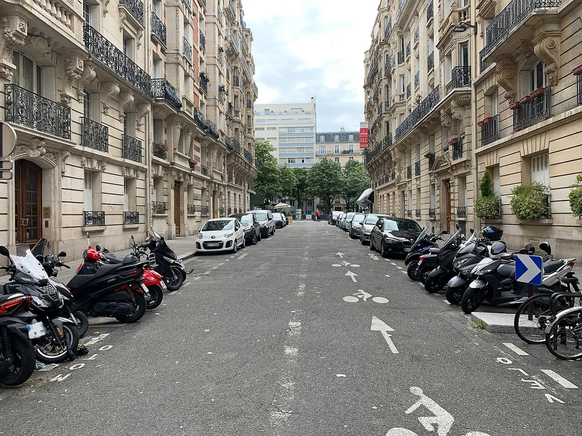 Rue Mizon, Paris.