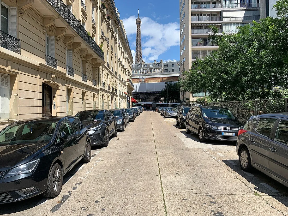 Rue Nélaton, Paris.