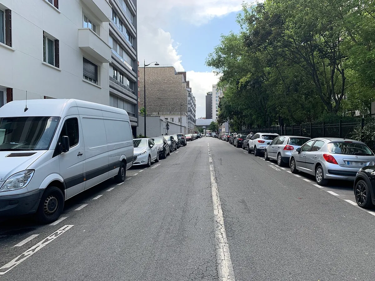 Rue Saint-Saëns, Paris.