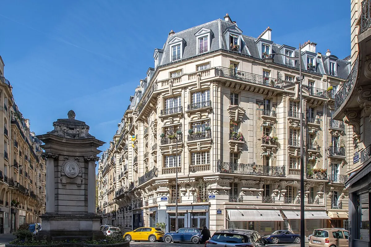 L'immeuble au 8 rue Valentin-Haüy à Paris.