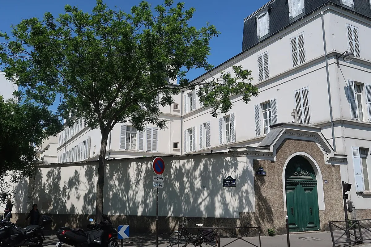 Congrégation Sœurs-Saint-Paul, 42-44, rue Violet (Paris, 15e).