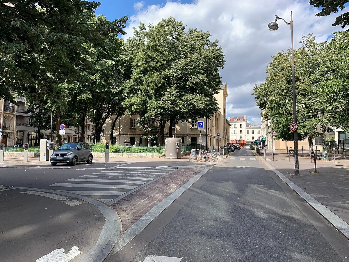 La place Étienne Pernet, à Paris 15e