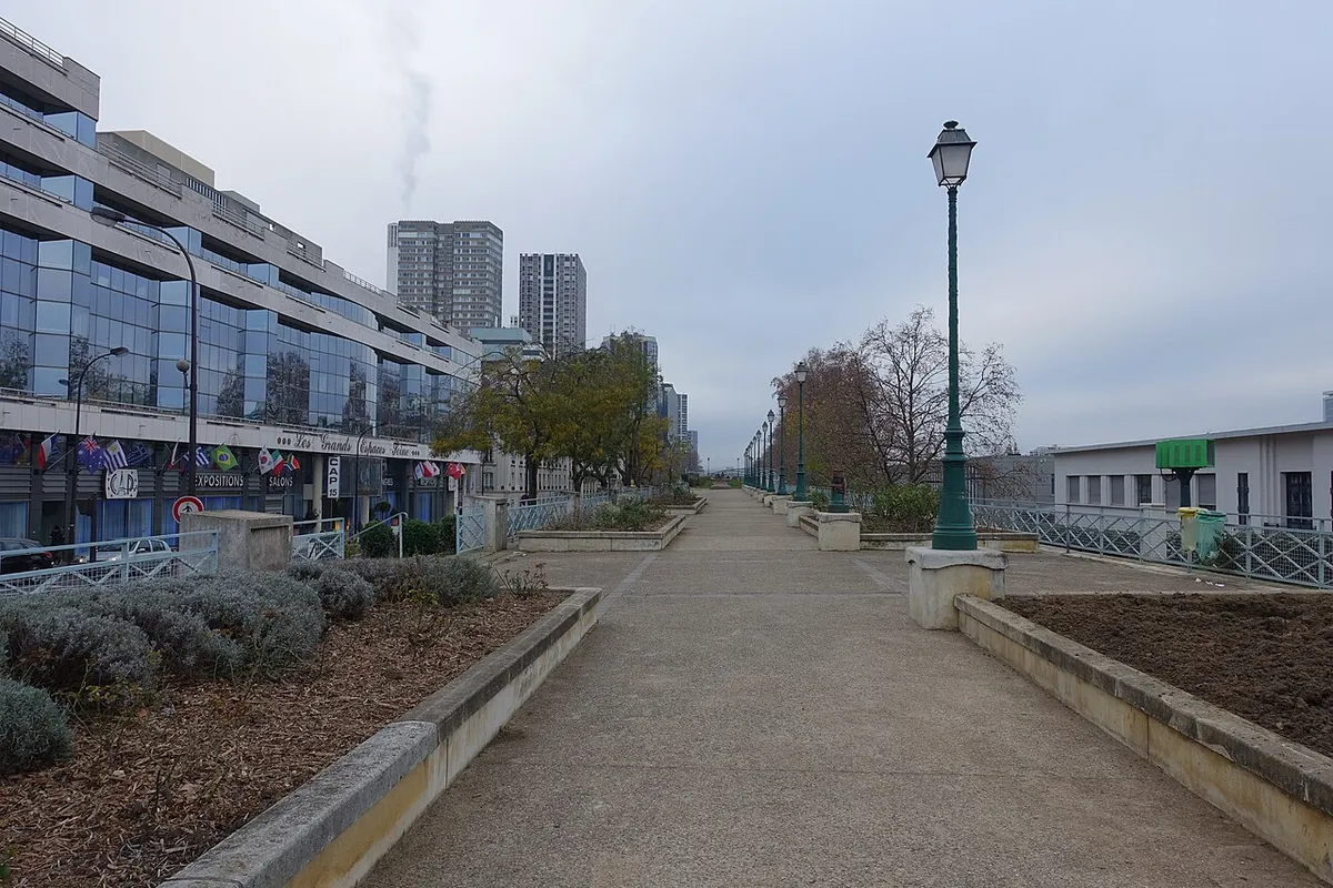 Le quai de Grenelle, à Paris 15e