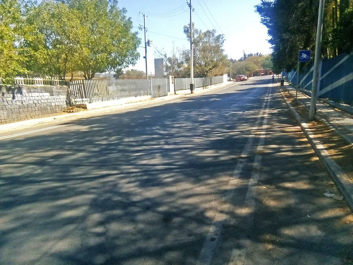 Une rue résidentielle tranquille à Querétaro