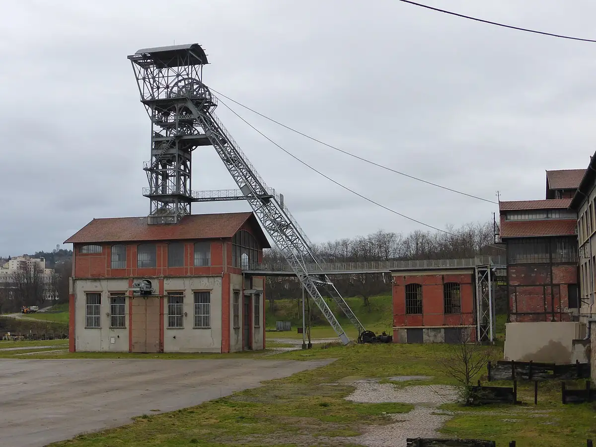 Le chevalement du puits Couriot, ancien site minier de Saint-Étienne