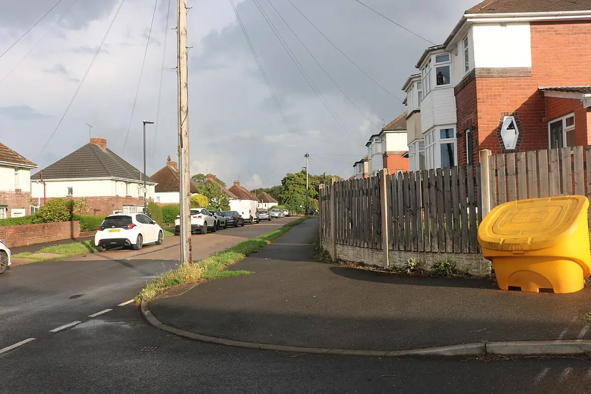Une autre rue pavillonnaire de Sheffield, avec ses maisons de brique